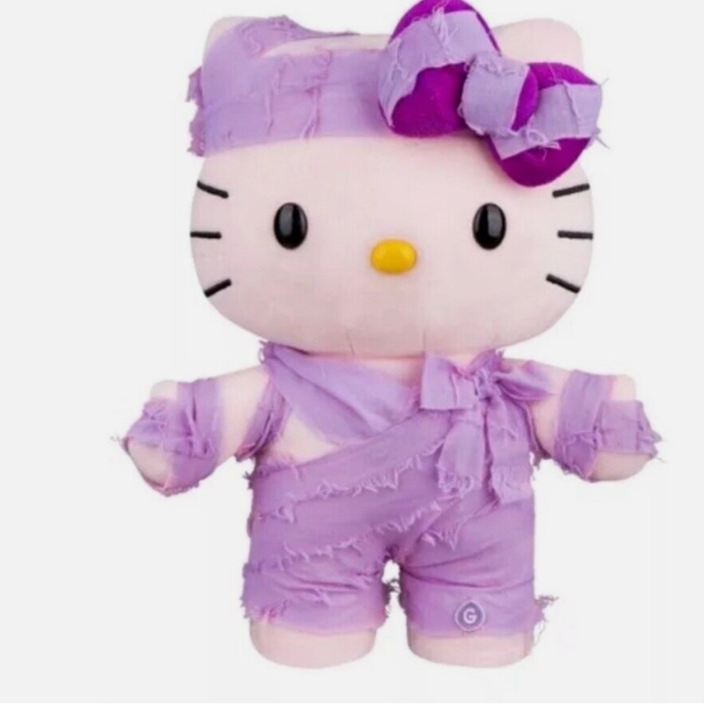 Mummy hello kitty Halloween 2024